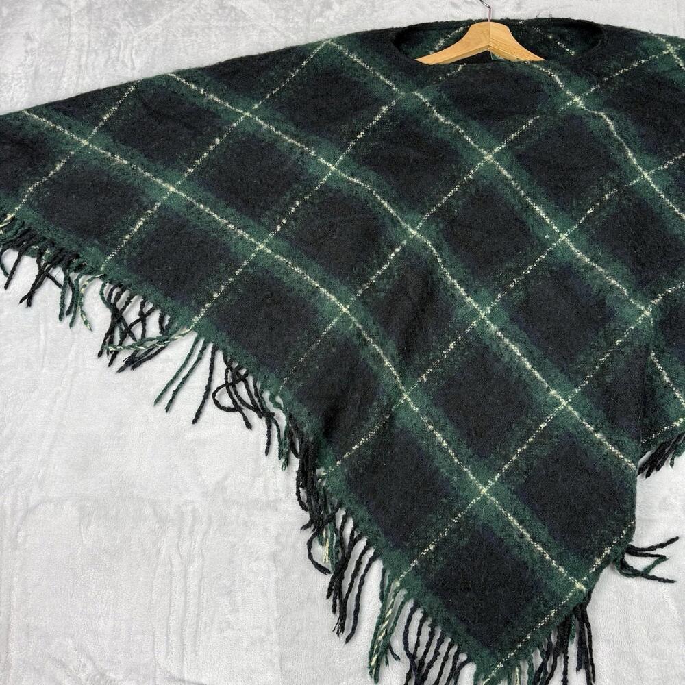 Lauren Ralph Lauren Classic Plaid Fringe Poncho Shawl Green One Size Wrap Soft - Picture 6 of 8